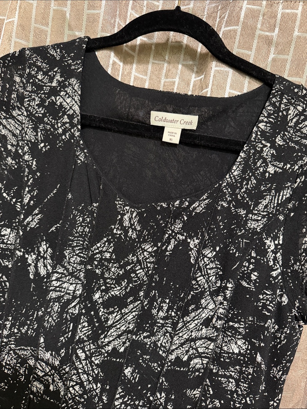 Coldwater Creek Black and White Abstract Scoop Neck Dress